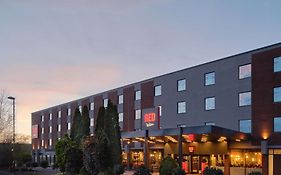 Radisson Red London Gatwick Airport